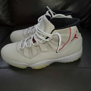 Used mens pair of air jordan 11 platium tint sz 13